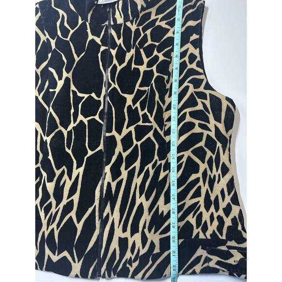 Carlisle Giraffe Print Corduroy Zip Vest (US 12) - Picture 7 of 12